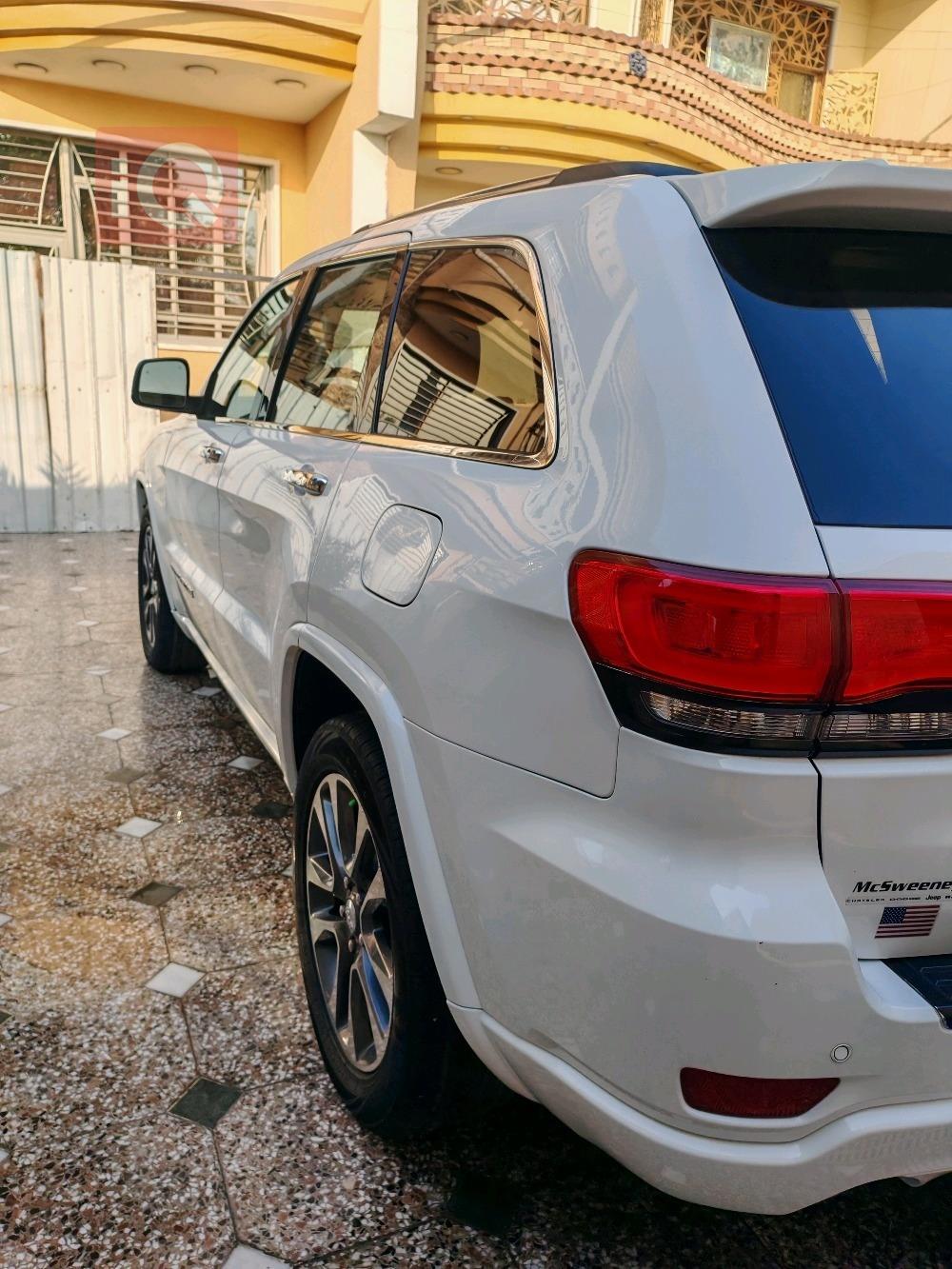 جیپ گراند شیرۆکی